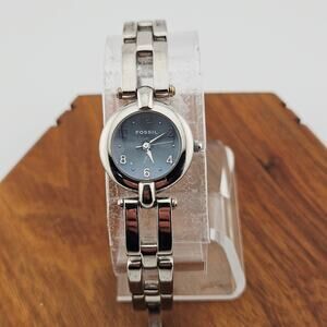 Fossil Women's Silver Tone Round Blue Dial Bracelet Watch Retro Link ES-8931